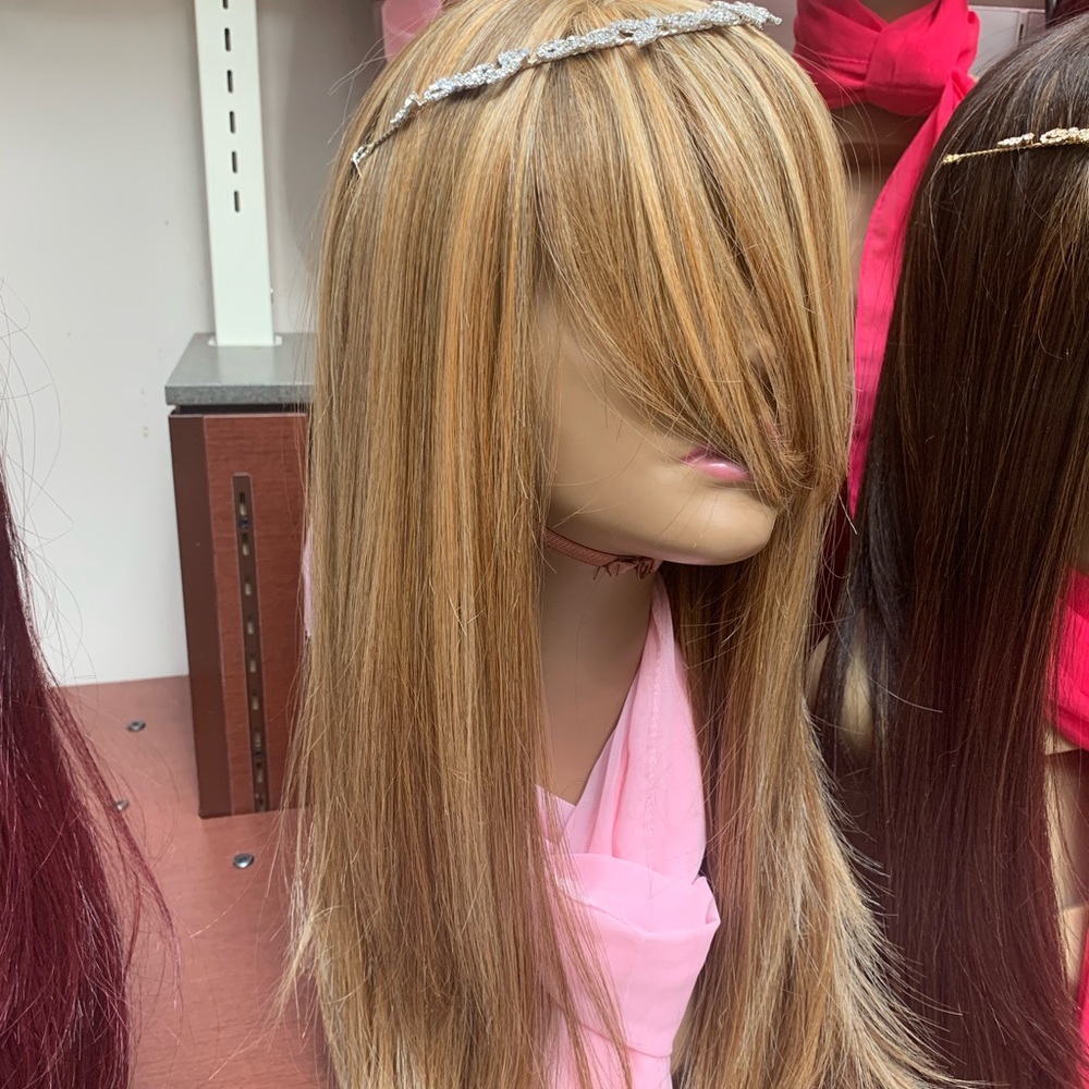 Wigs - Picture 2 of 3
